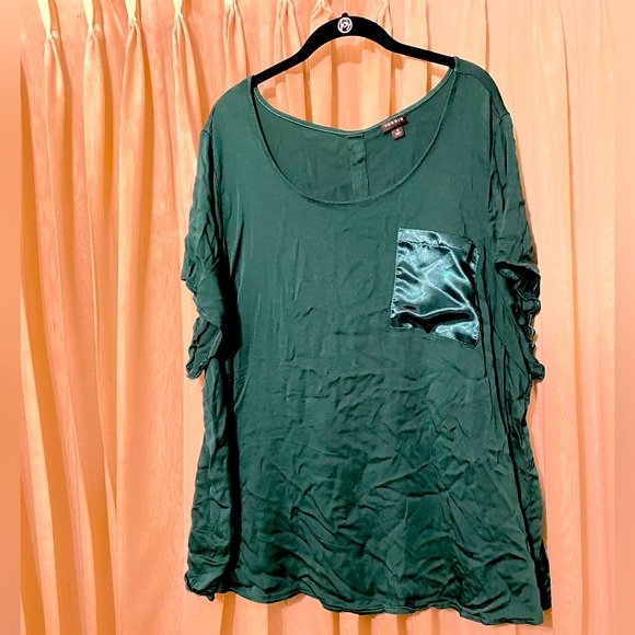 torrid Tops Torrid Forest Green Dress Shirt With Silk Pocket And Silk Button Back Design